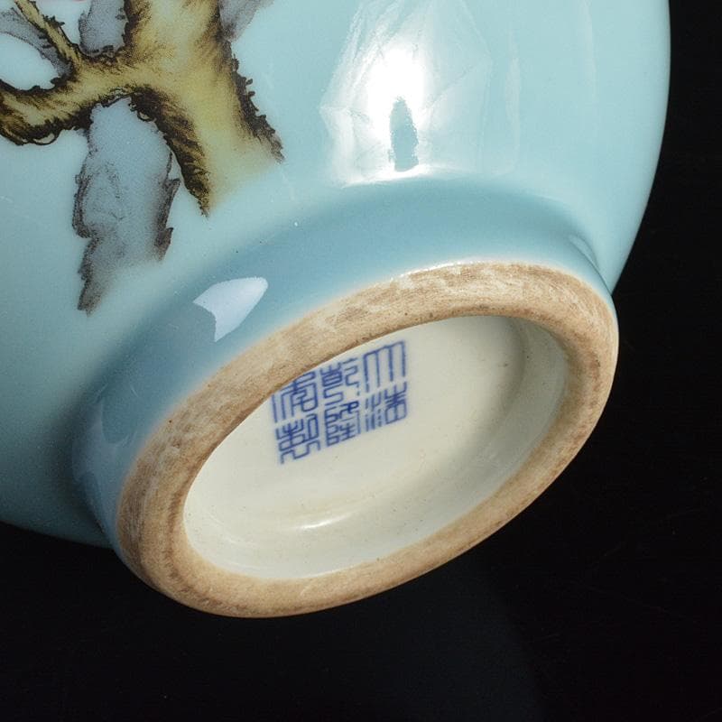 中国　大清乾隆年製　青磁釉　粉彩　鳥桃文　天球瓶　飾壷　V　5939C