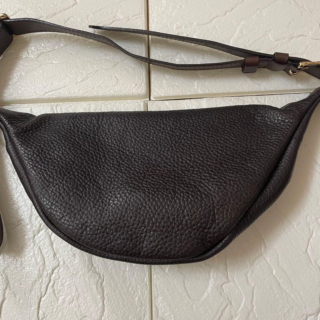 【SITA PARNATICA】ボディバッグ　シボ革　ウエストポーチ ブラック