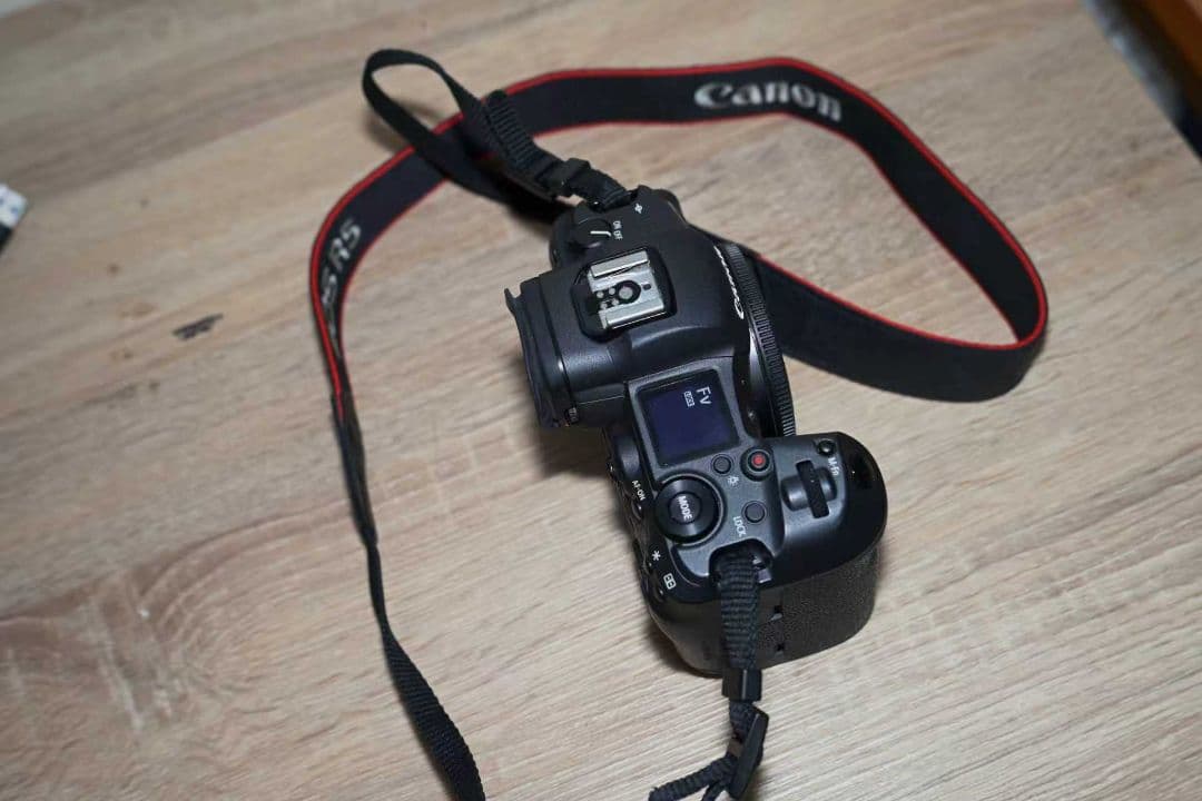 Canon EOS R5 本体 純正予備バッテリー付き 箱無し