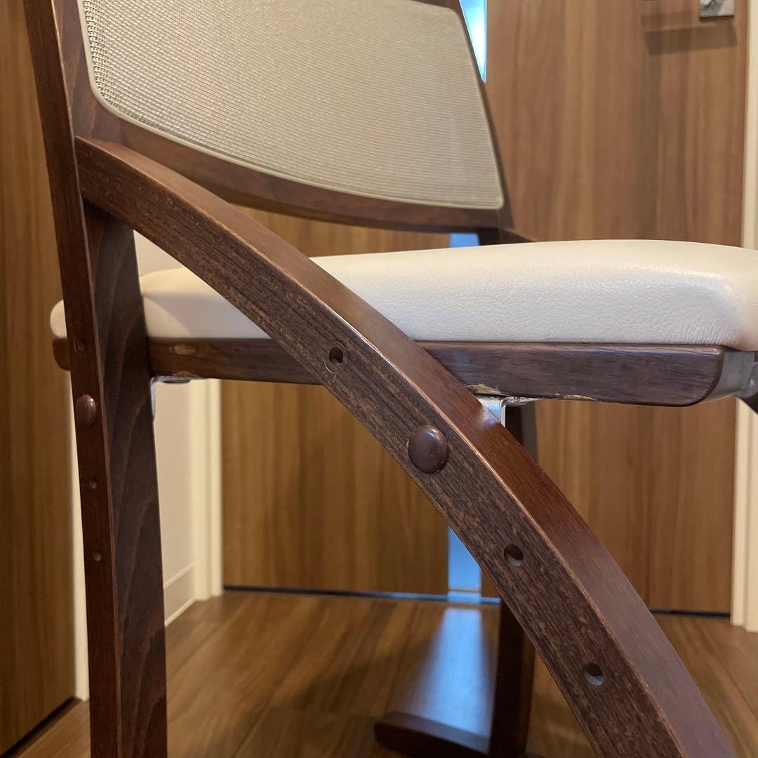 カリモク　学習椅子　クレシェ　XT2401