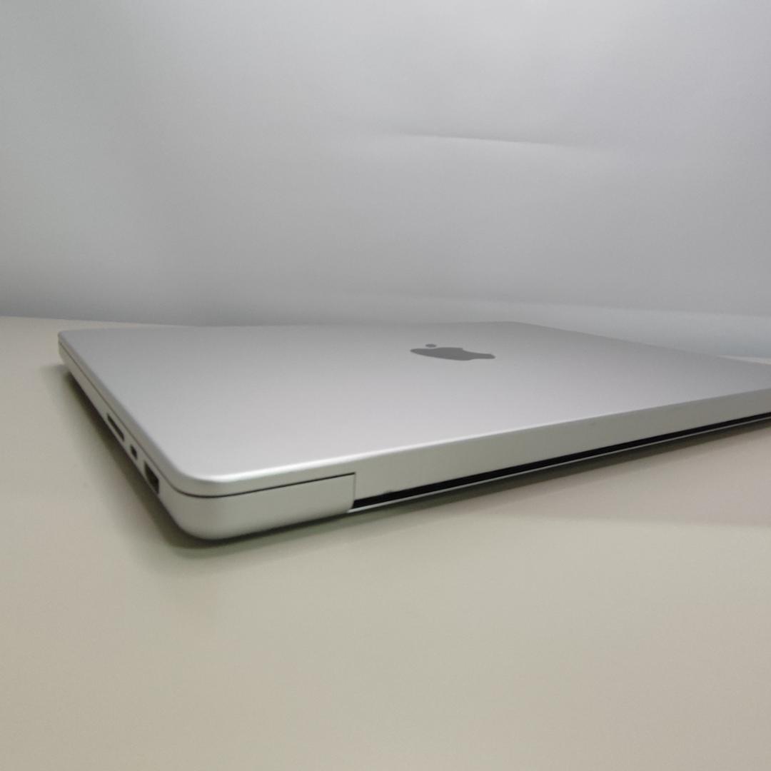 MacBook本体 MacBookPro2021 Apple M1Pro 16GB 512GB14\"