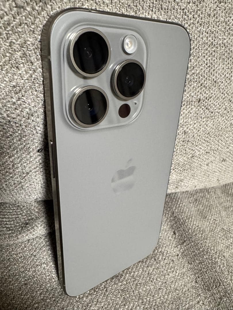 【美品】iPhone 15 Pro 256GBナチュラルチタニウム SIMフリー