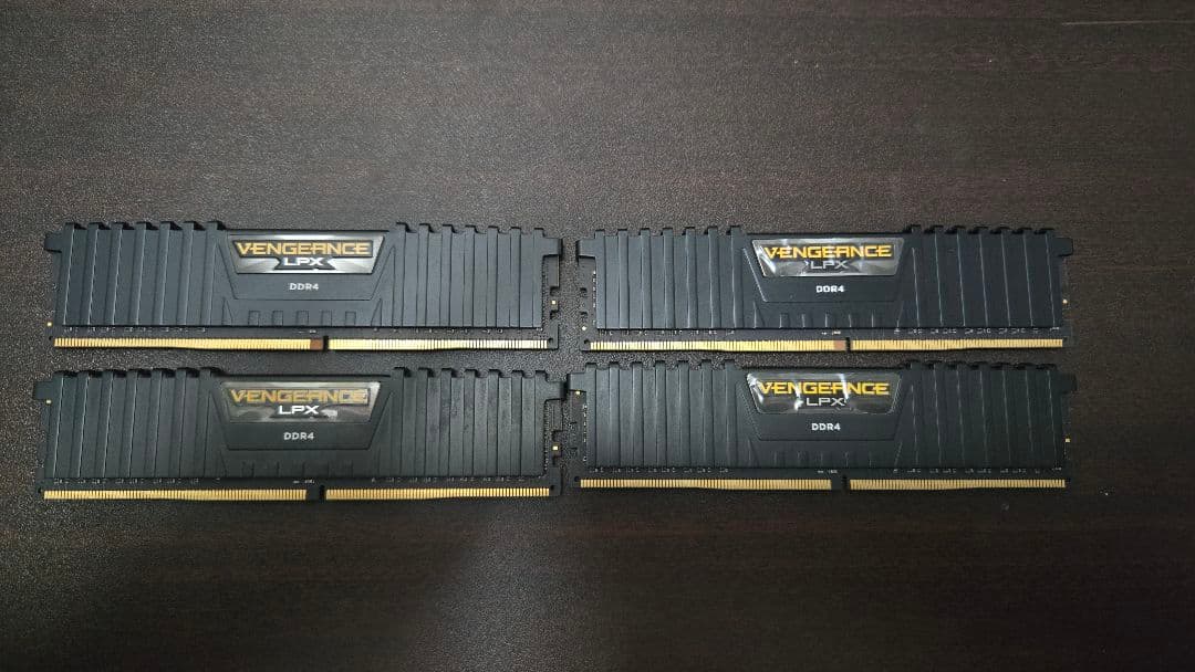 メモリー Corsair Vengeance LPX DDR4 32GB (8GBx4)