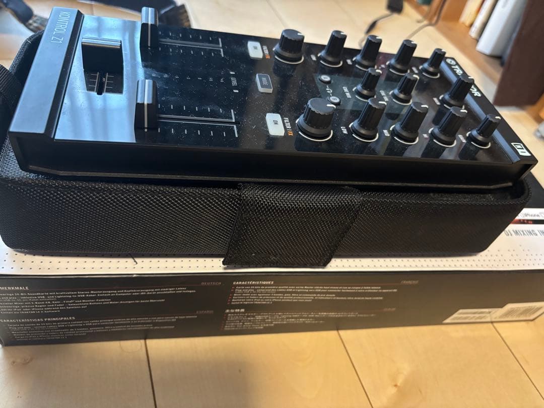 TRAKTOR KONTROL Z1 + 専用ケースセット