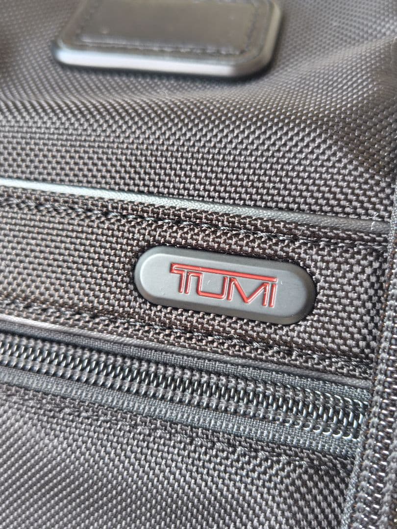 期間限定値下げ美品　TUMI ワンショルダーバッグ　ボディバッグ　スリングバッグ