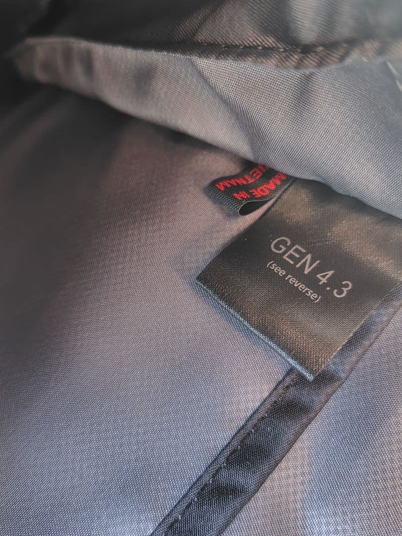 期間限定値下げ美品　TUMI ワンショルダーバッグ　ボディバッグ　スリングバッグ