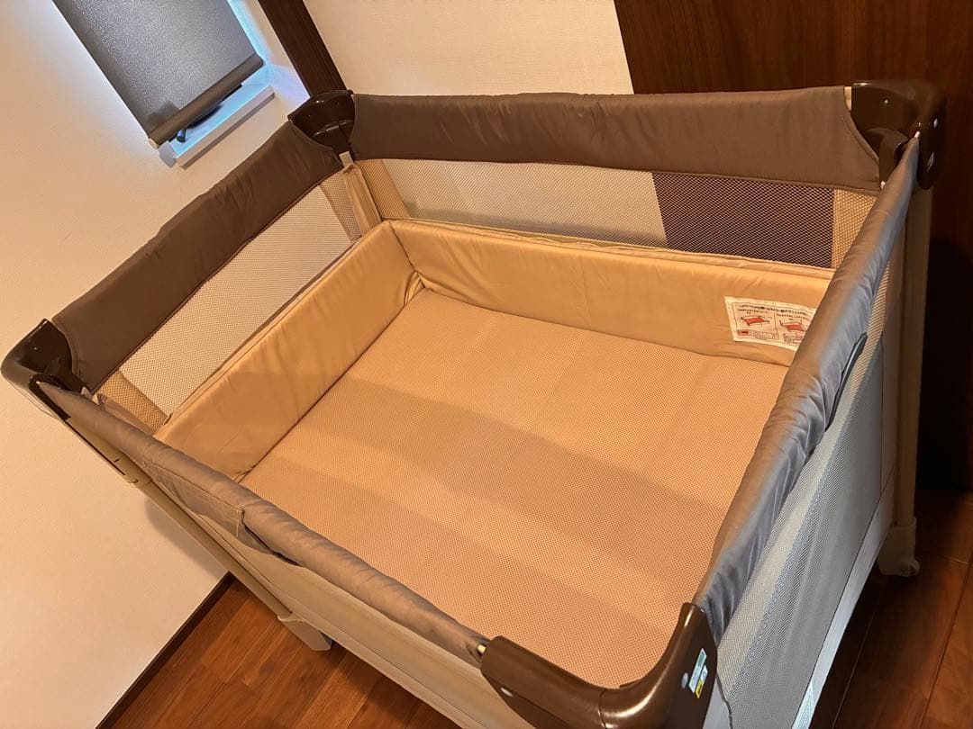 アップリカ　ベビーベッド ココネルエアー