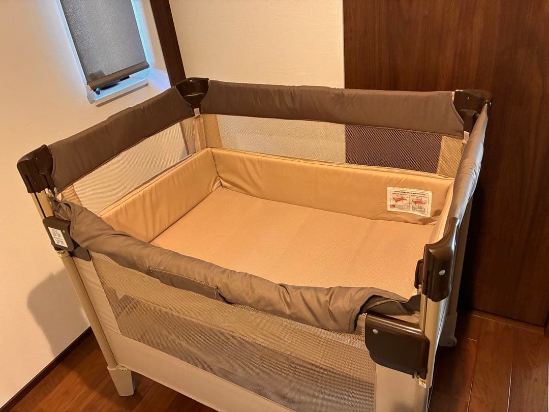 アップリカ　ベビーベッド ココネルエアー
