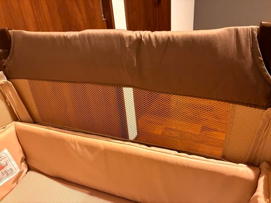 アップリカ　ベビーベッド ココネルエアー