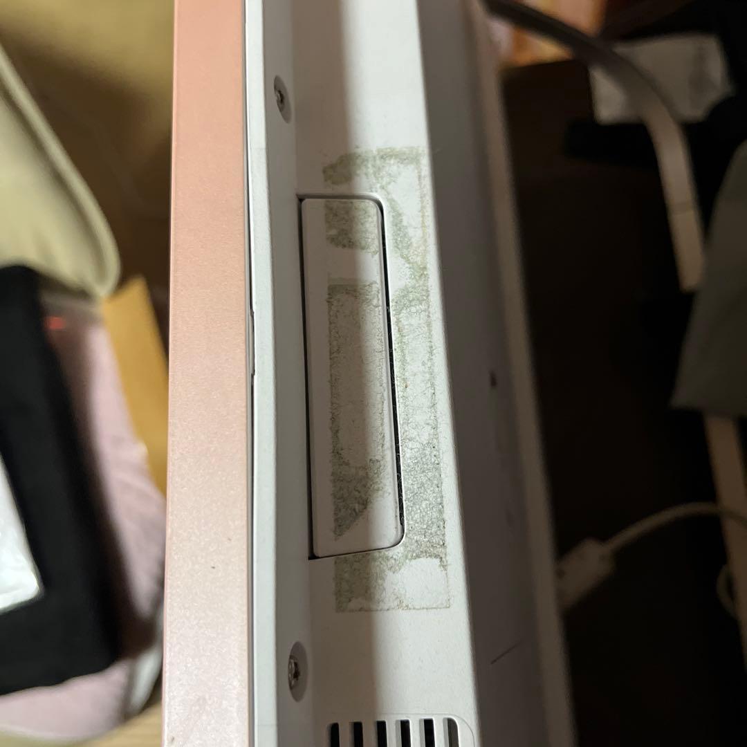 富士通 FMUF52B3PG/中古PC/Windows10