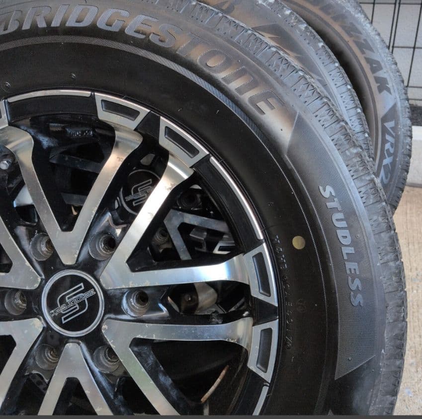 A*R様 ハイエース　スタッドレスタイヤ　アルミホイール