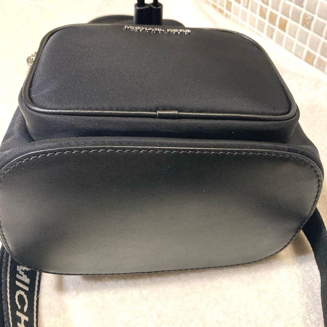 マイケルコース　巾着バッグ　ショルダーバッグ　ハンドバッグ　2WAY KHAI