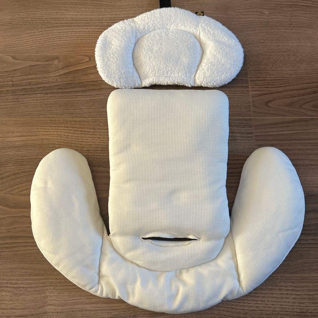 combi コンビ　クルムーヴスマート　新生児クッション　JJ-650 Ltd