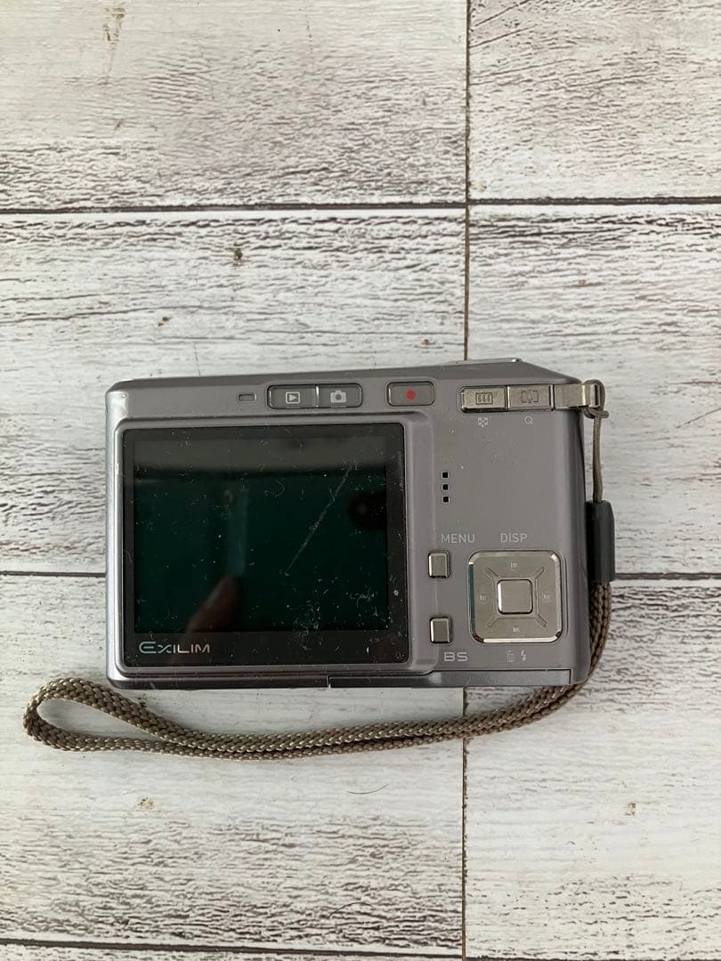 CASIO EXILIM コンパクトデジタルカメラ 本体とバッテリー