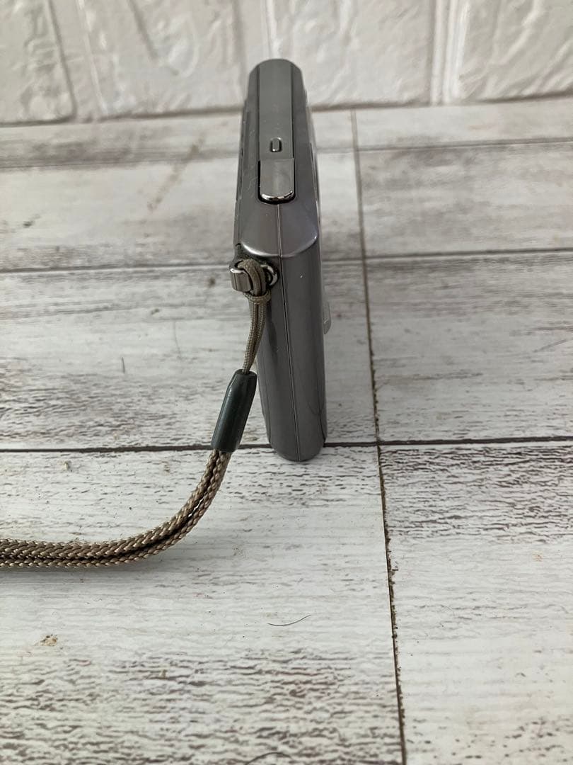 CASIO EXILIM コンパクトデジタルカメラ 本体とバッテリー