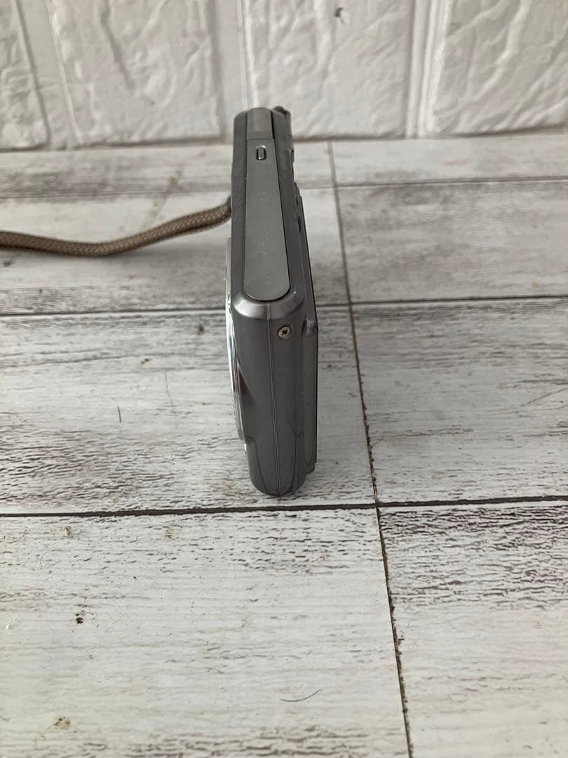 CASIO EXILIM コンパクトデジタルカメラ 本体とバッテリー