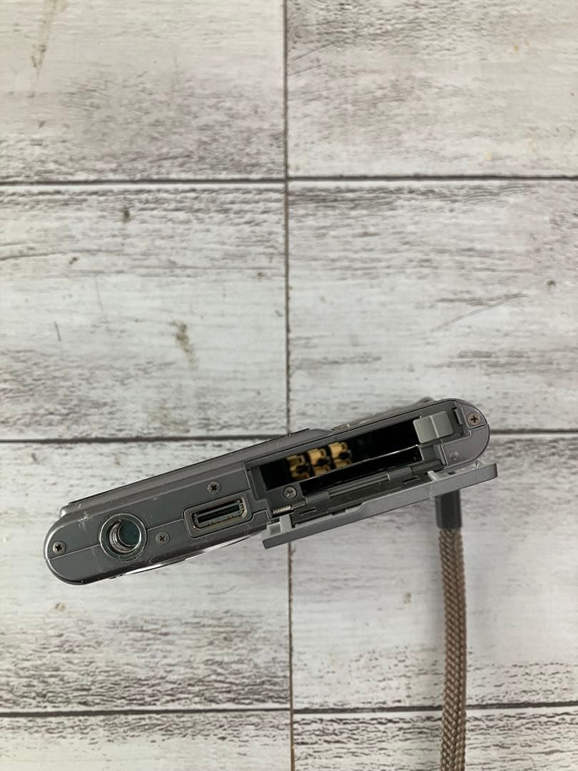 CASIO EXILIM コンパクトデジタルカメラ 本体とバッテリー