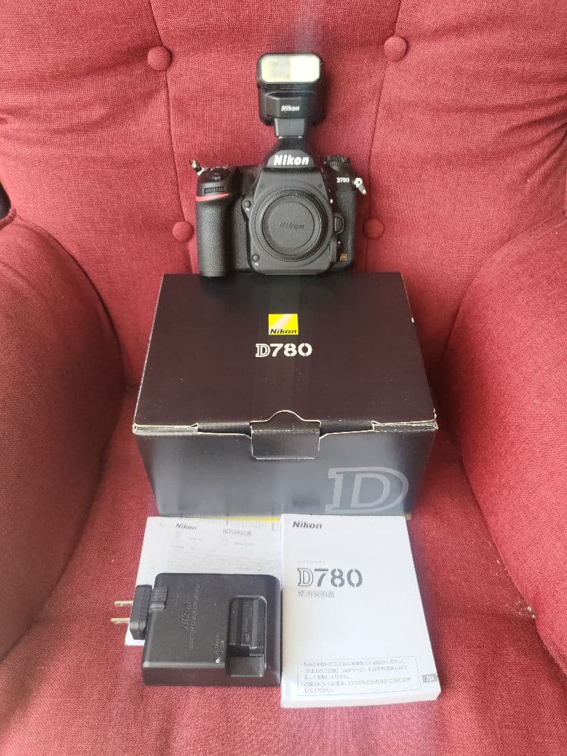 ニコン D780 ボディ デジタル一眼レフカメラ SB300付き(^o^)