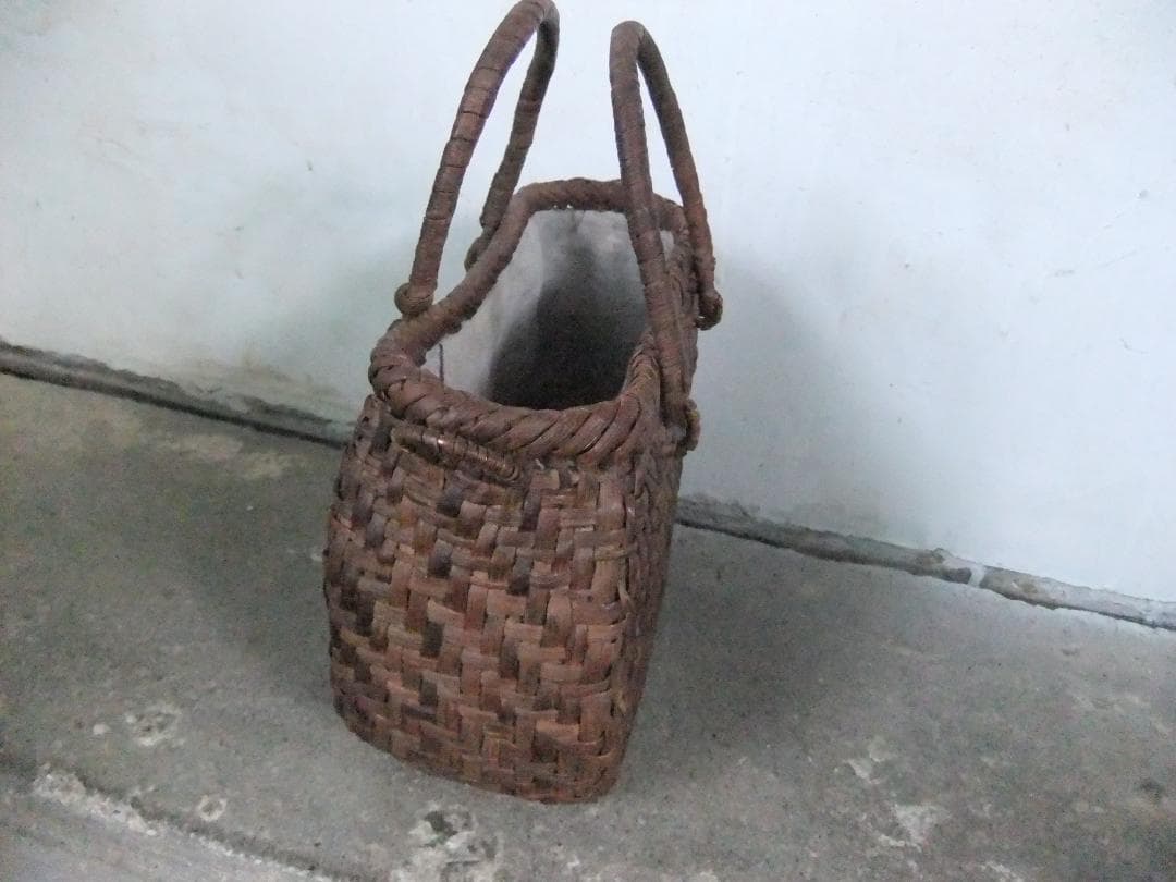 山葡萄かご　丸型小型　２way ( 手提げかご・ショルダーかご )