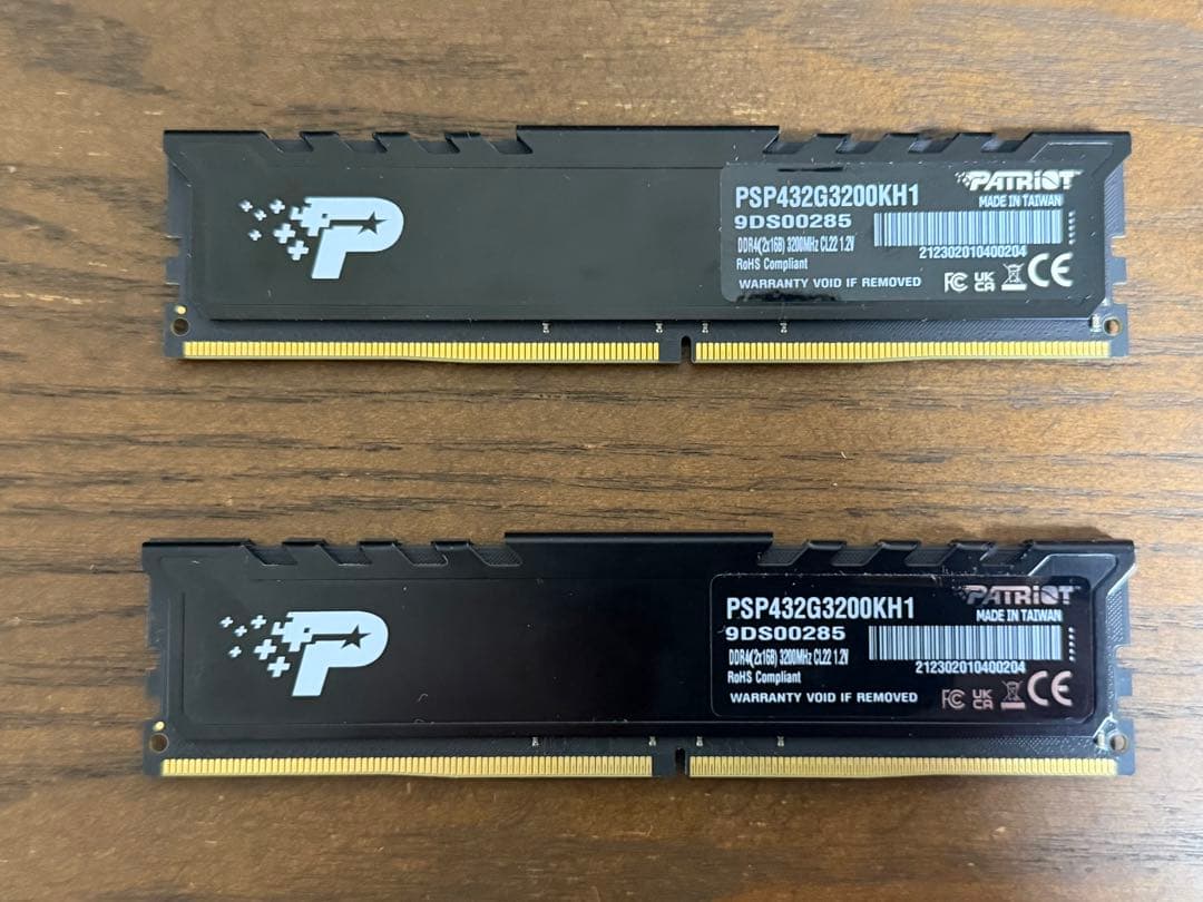 Patriot DDR-4メモリ２枚組32Gメモリヒートシンク付