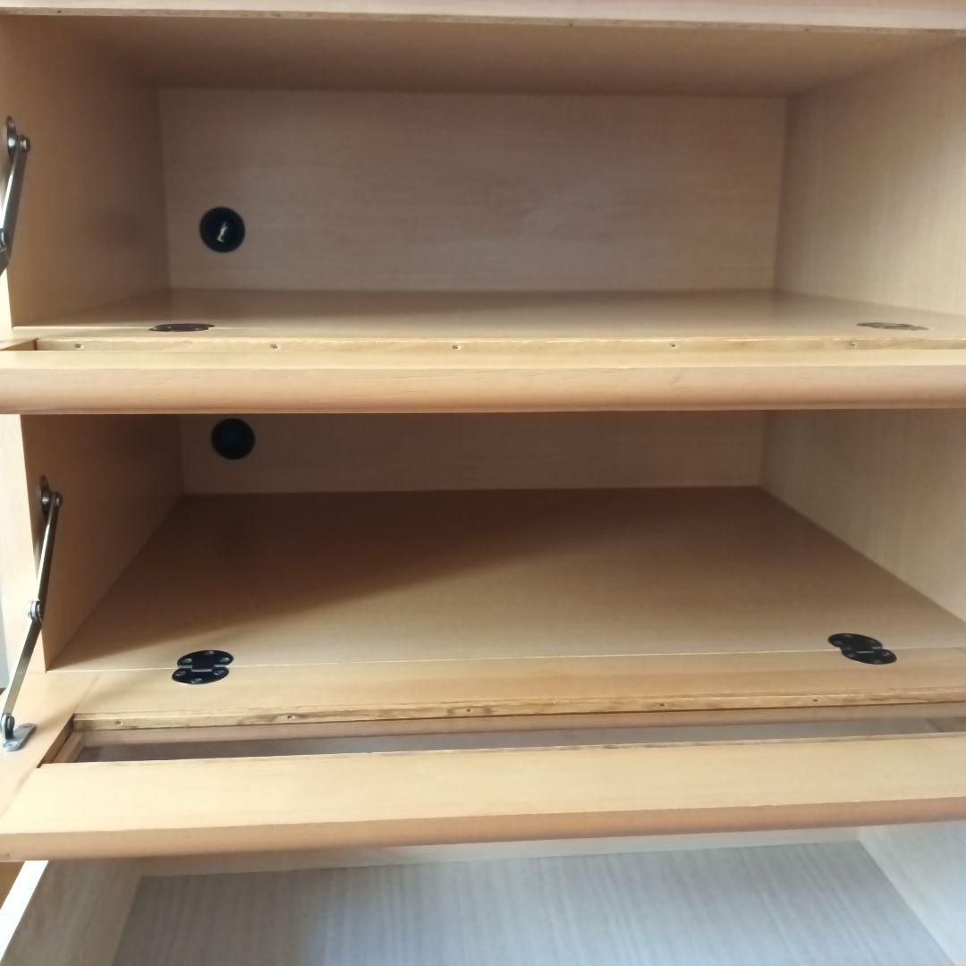 テレビ台　キャスター付