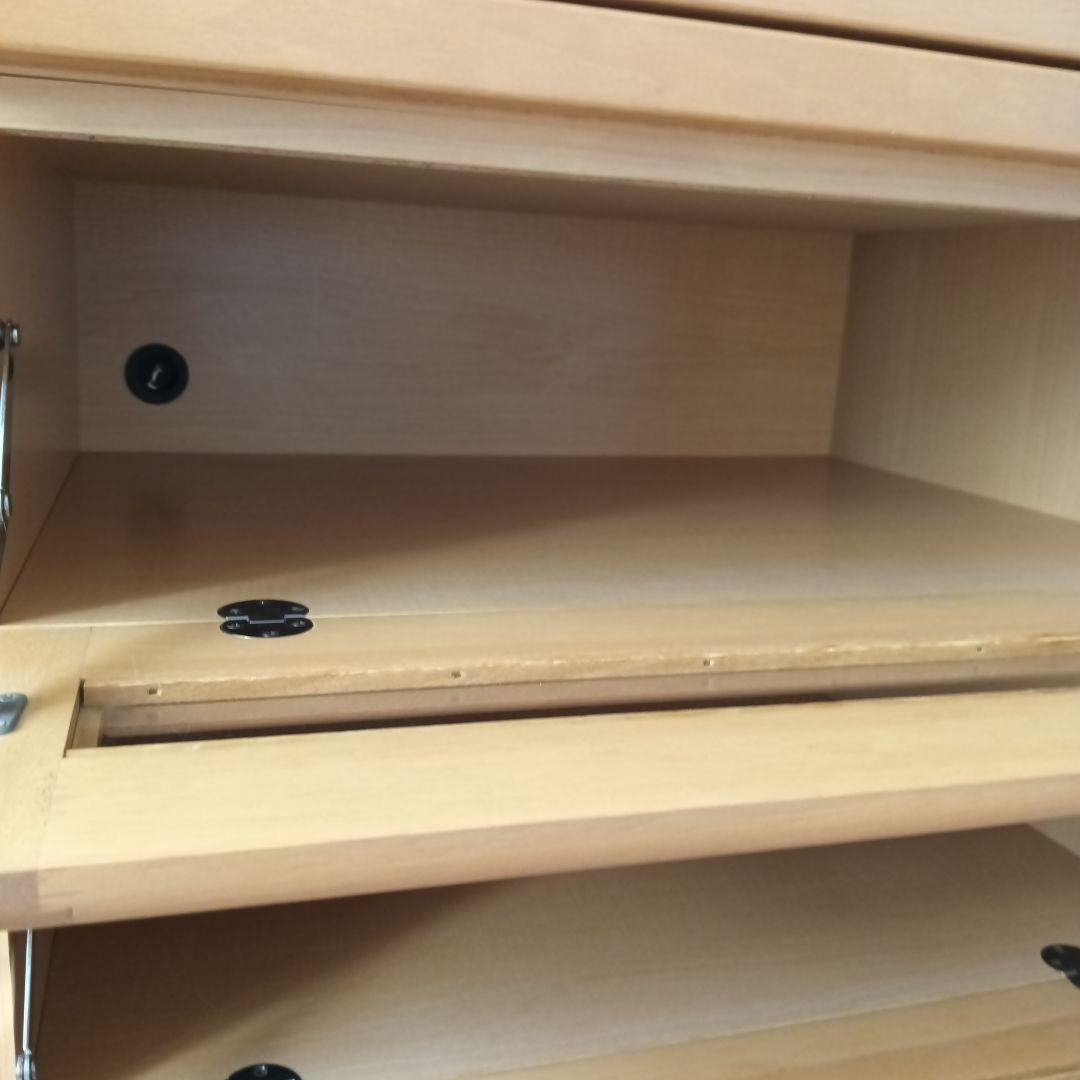 テレビ台　キャスター付