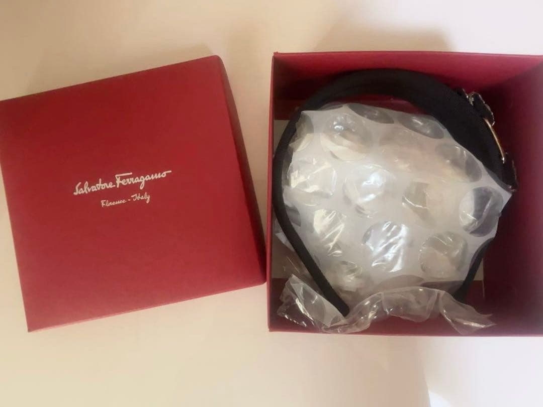 Ferragamo ヴァラリボン ラインストーン カチューシャ