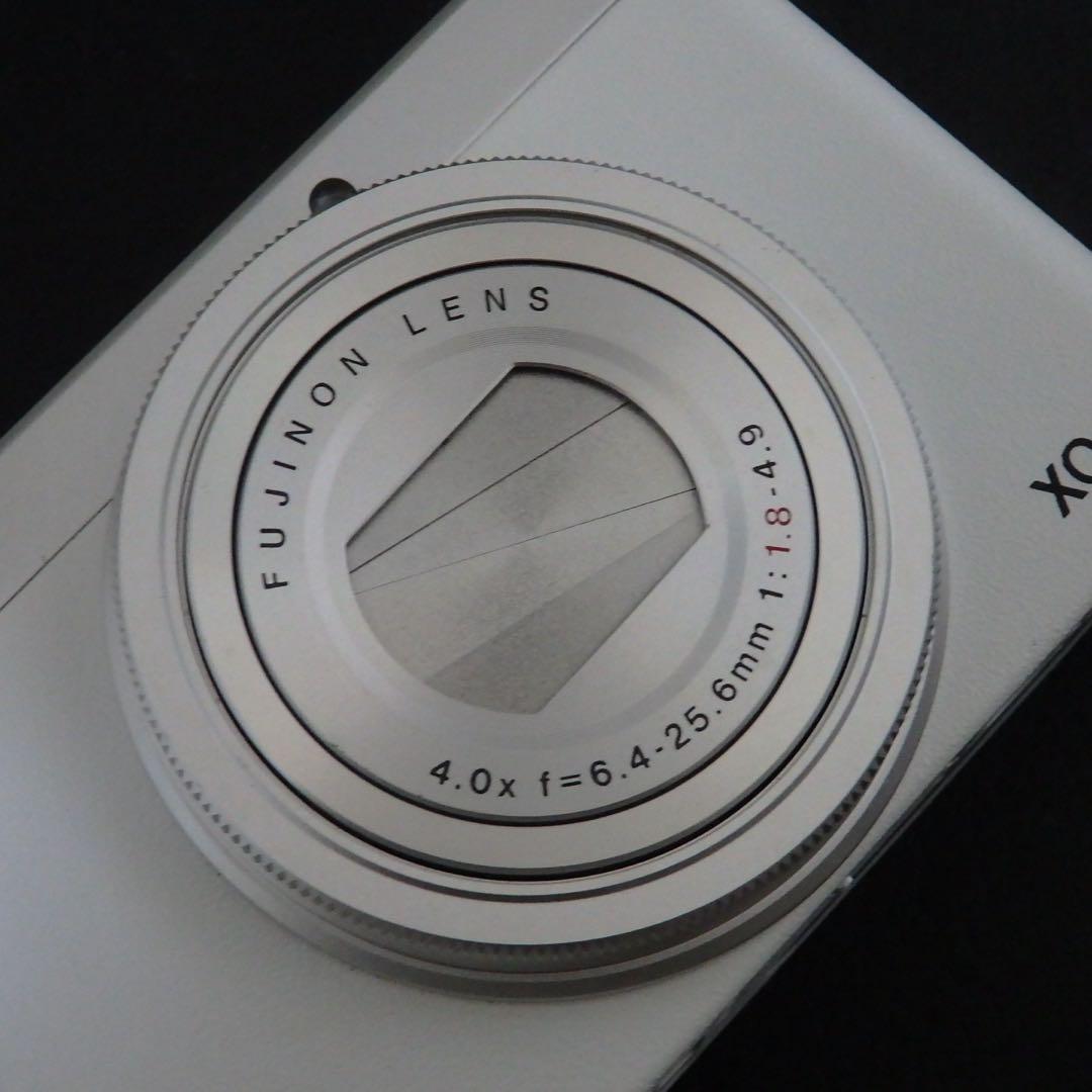 動作確認済み　美品　Fujifilm XQ2 ホワイト フジフイルム