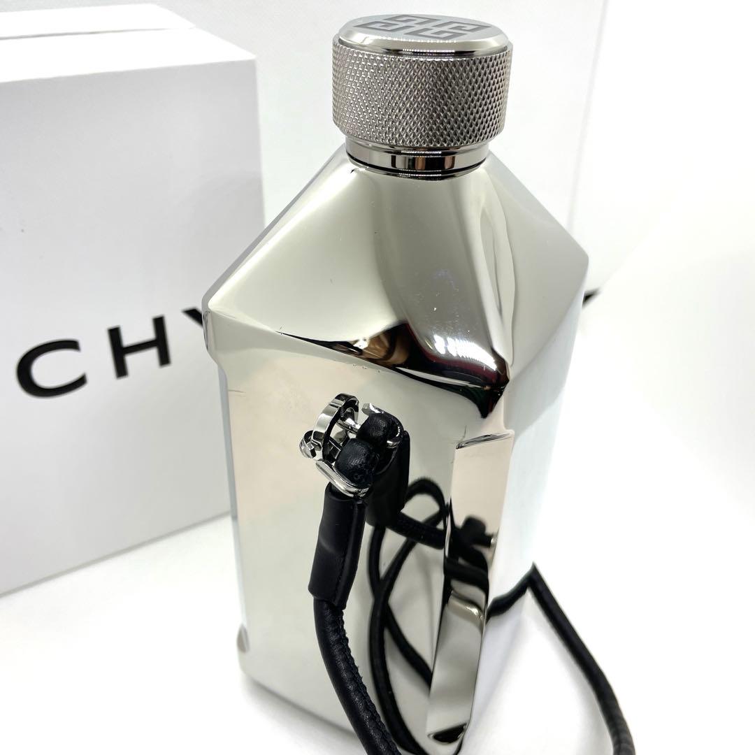 GIVENCHY シルバー　ウォーターボトル（水筒）