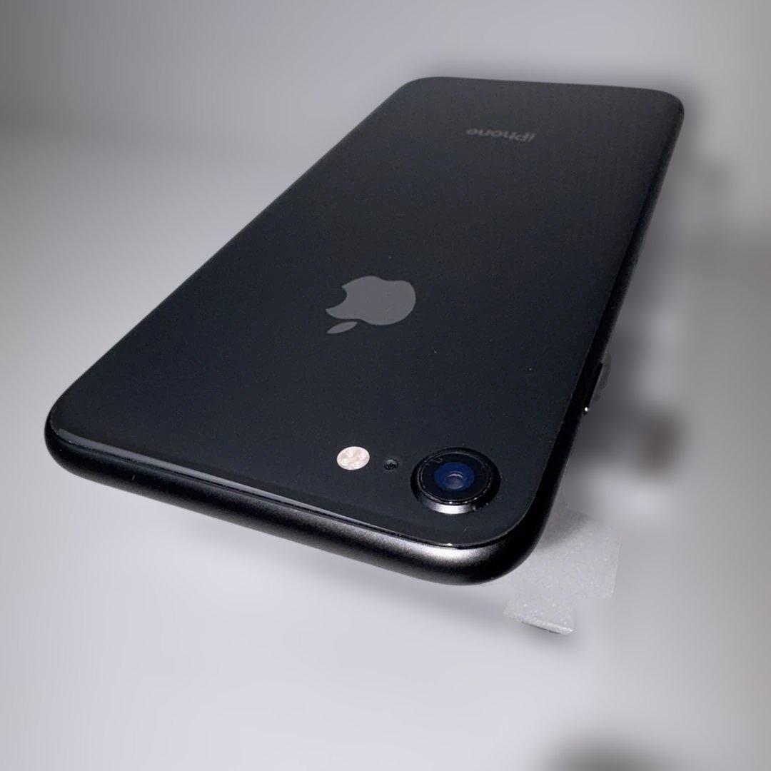 iPhone 8 本体　docomoSIMロック　アクティベート可能　動作確認済