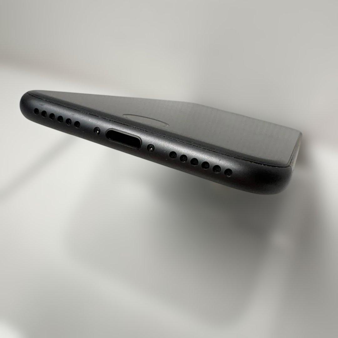 iPhone 8 本体　docomoSIMロック　アクティベート可能　動作確認済