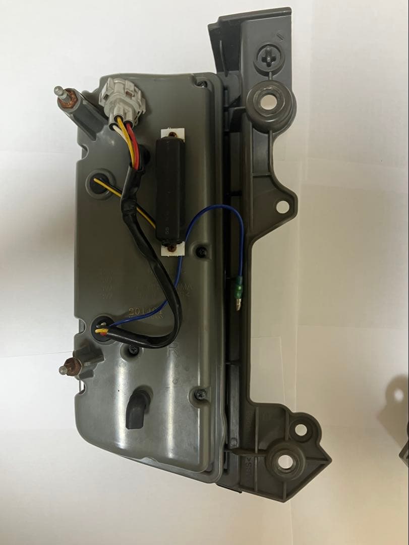 Valenti　LEDテールランプ　ロアテール　クリア エルグランドE52