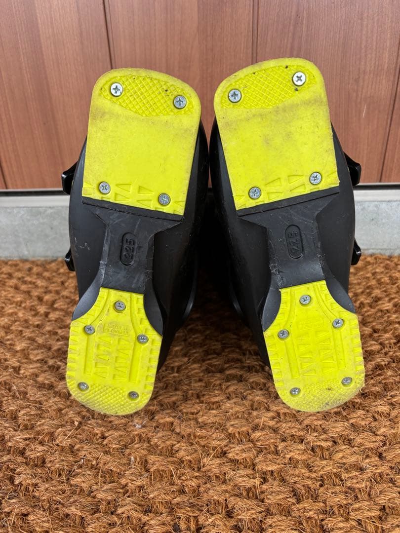 FISCHER フィッシャー RC4 60 JR. スキーブーツ 22.5cm