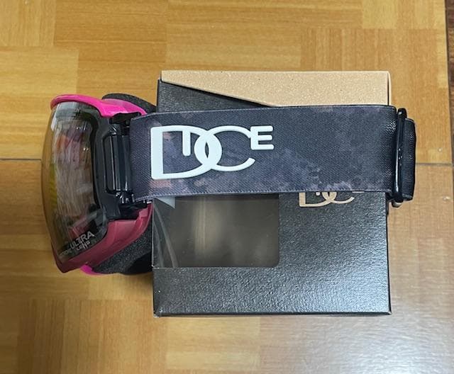 DICE新品BANKゴーグル 調光ウルトラマゼンタ人気モデル 32%OFFダイス