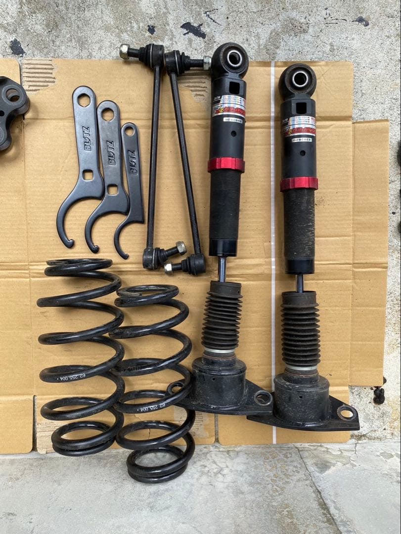 プリウスPHV(ZVW52)サスペンションキット 一式 2202520