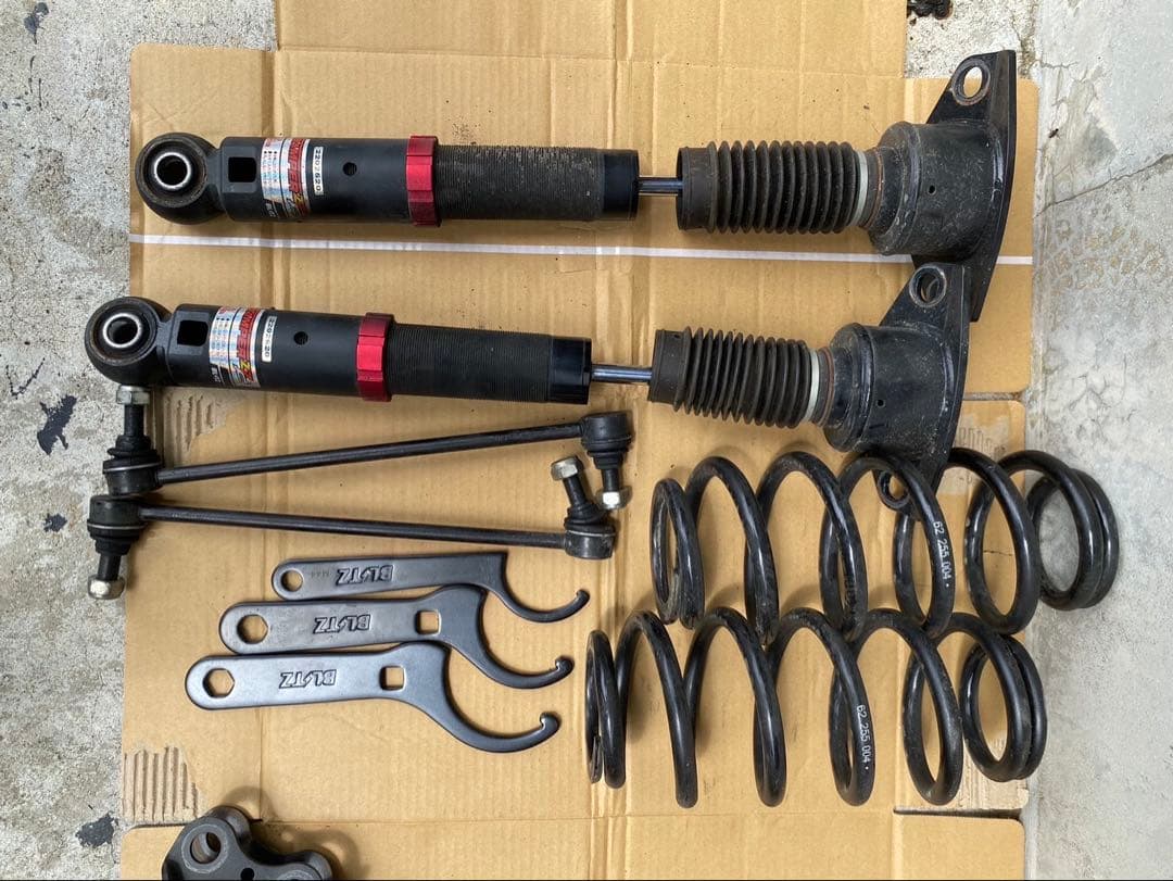 プリウスPHV(ZVW52)サスペンションキット 一式 2202520