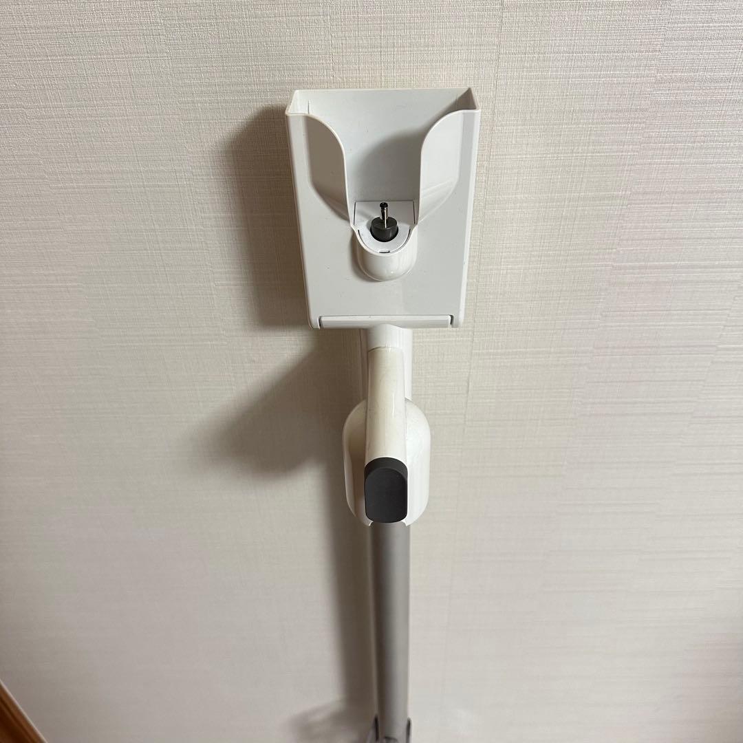 dyson ダイソン デジタルスリム フラフィ掃除機 SV18