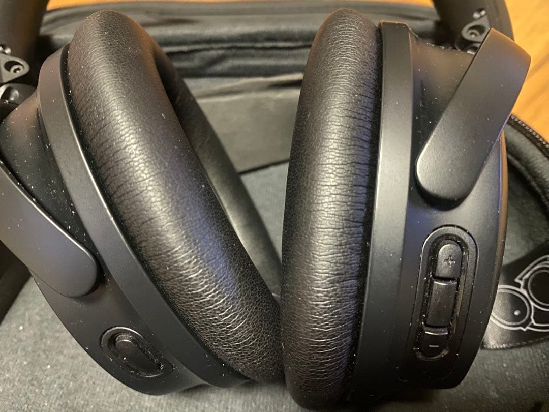 BOSE ワイヤレスヘッドフォン　QC45