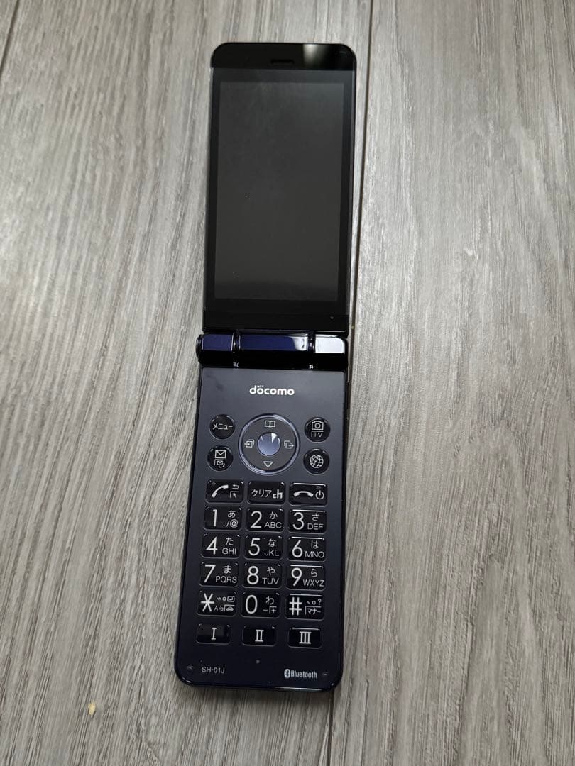 携帯電話本体 AQUOS SH01J