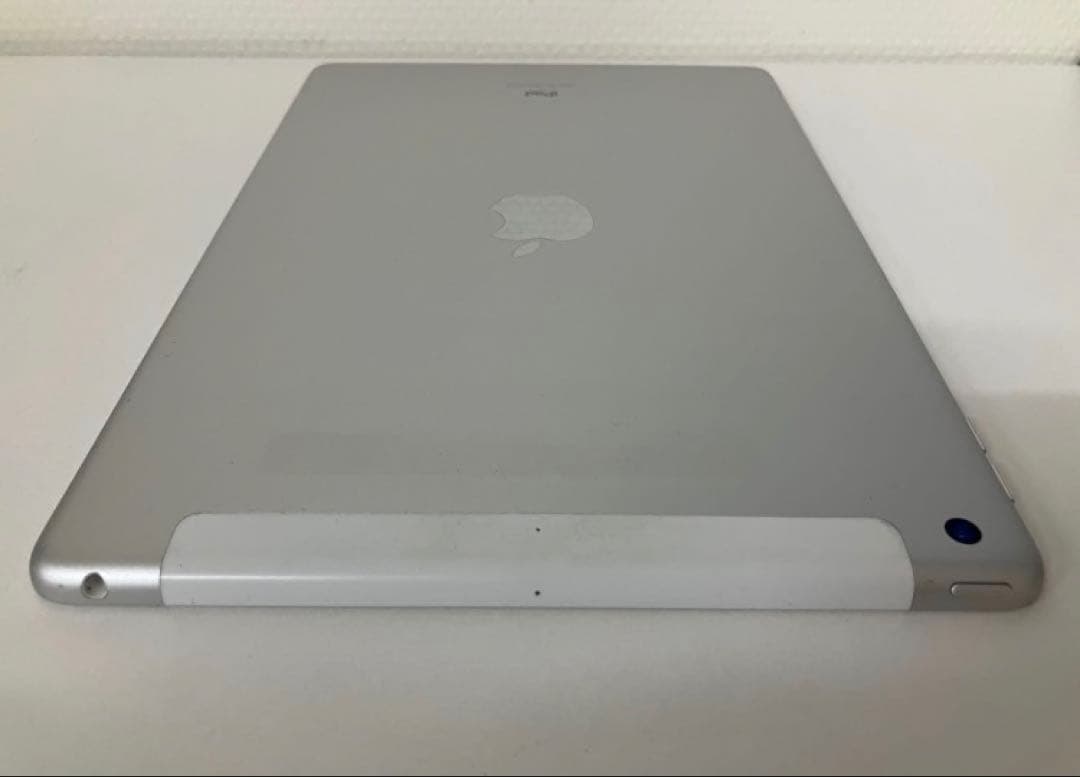 iPad 第8世代 シルバー セルラーモデル