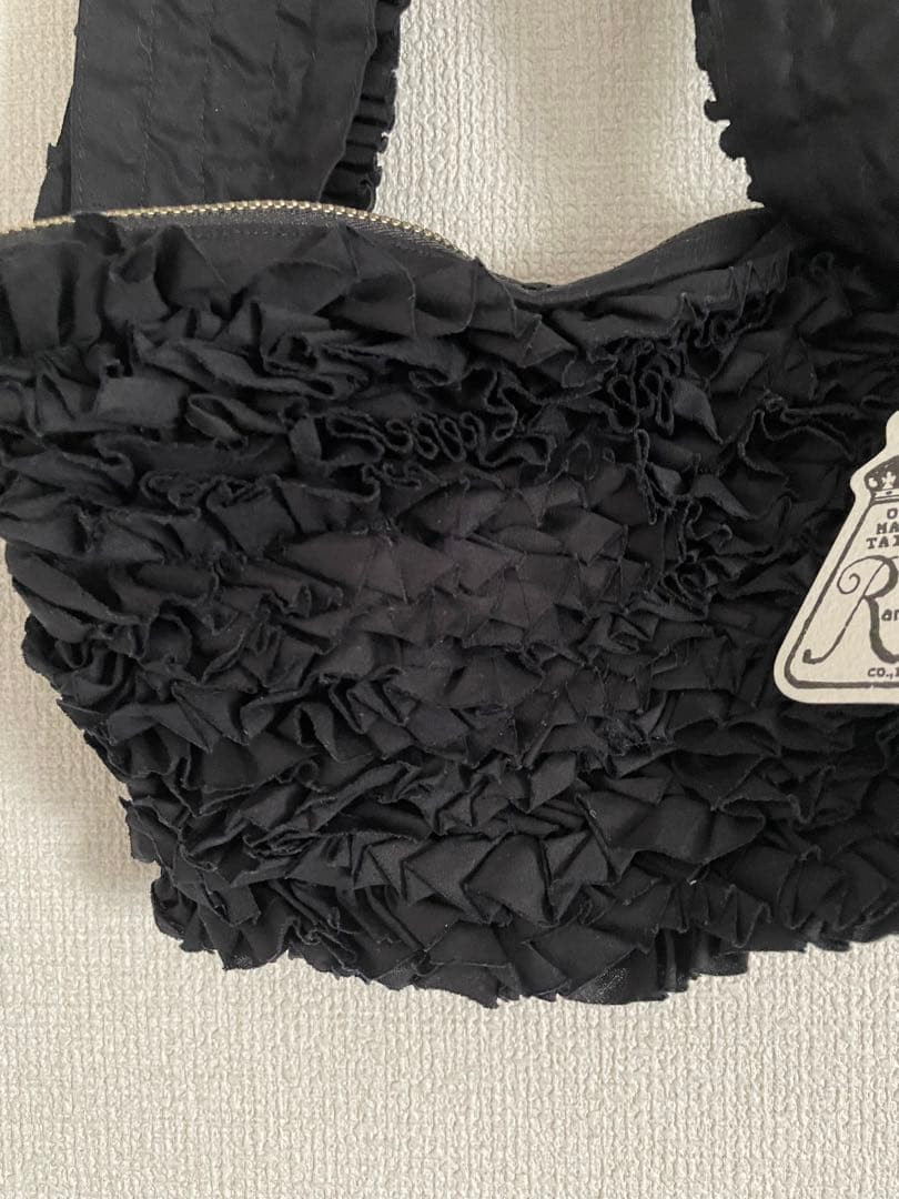 未使用R&D.M.CO- Ecru et pousse フリルボディバッグ(黒)