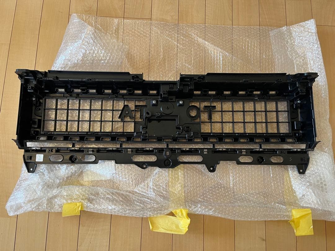 トヨタ　ランドクルーザー250 VX純正パーツ　ラジエーターグリル