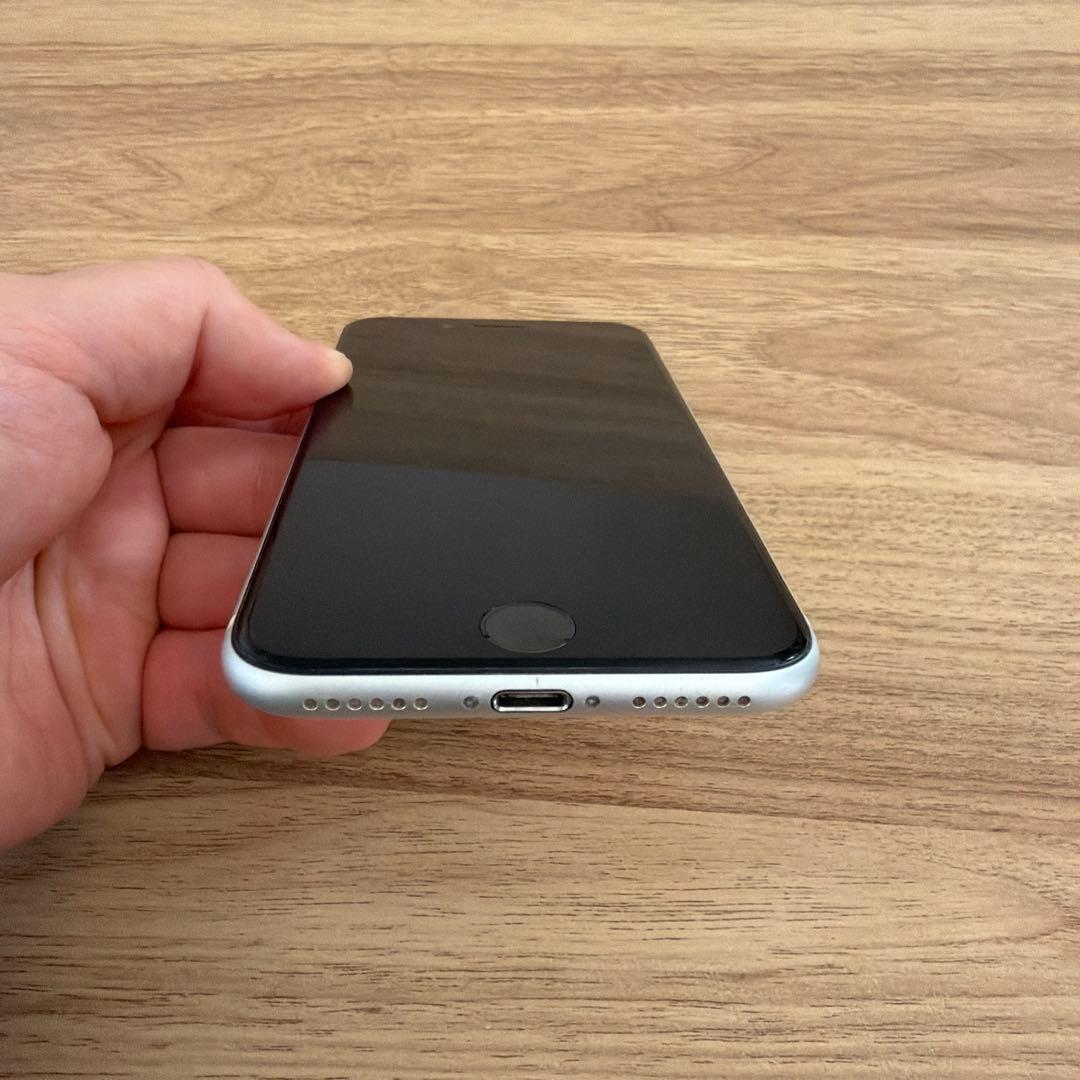 iPhone SE第2世代　64GB ホワイト