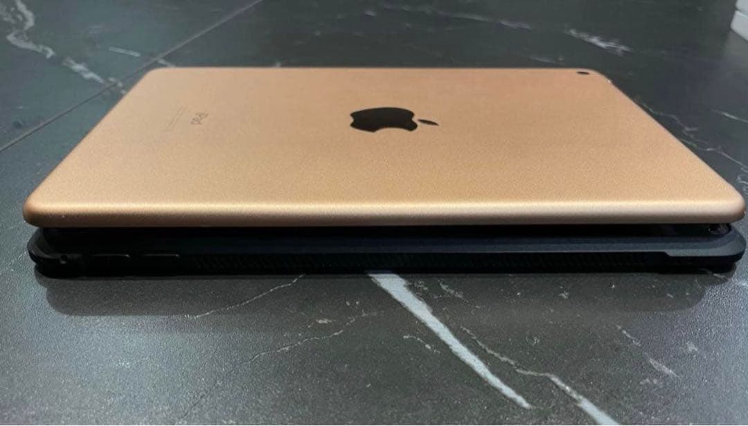 c*n様 カ*a様 iPad mini 64GB 第5世代 ゴールド