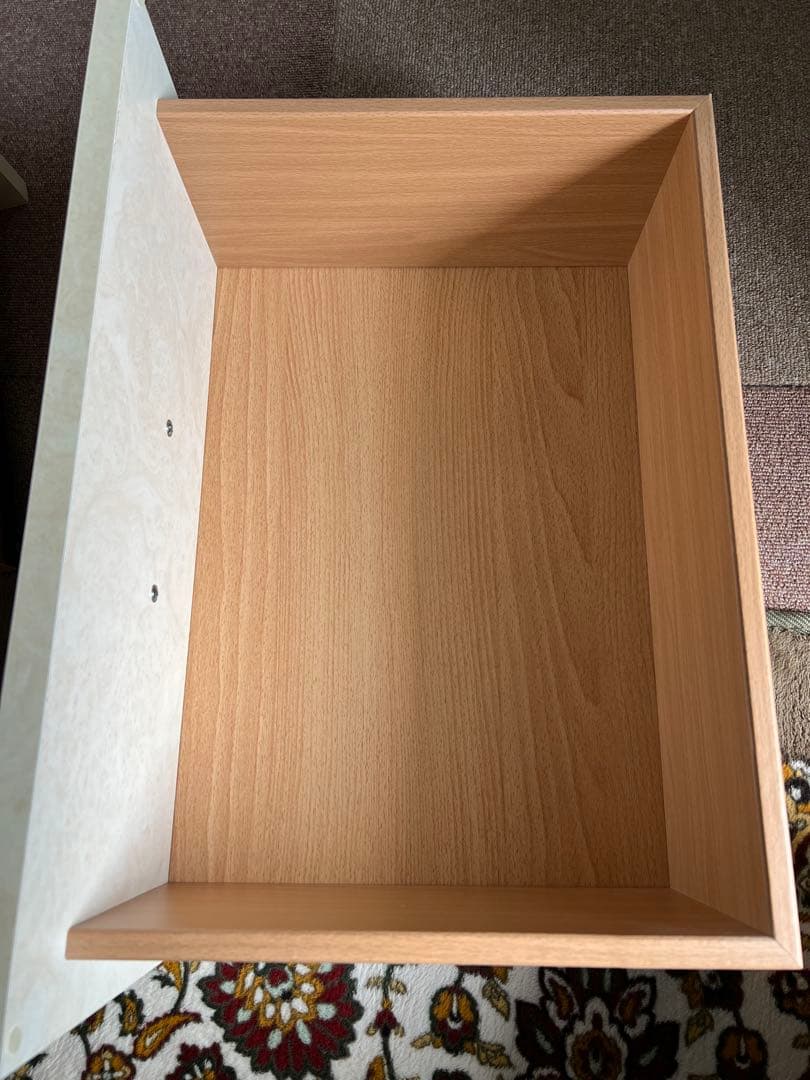 イタリア製　サルタレッリ　 フローレンス　アイボリーの装飾的　３段チェスト