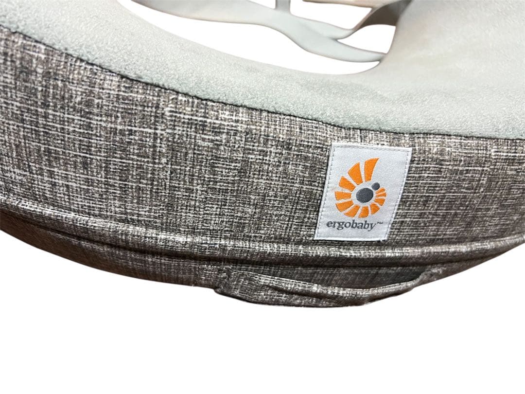 Ergobaby エルゴベビー　授乳クッション ナーシングピロー