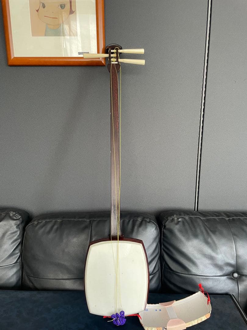 三味線 紅木 二本溝 子持綾杉胴　糸巻天然素材　皮破れなし