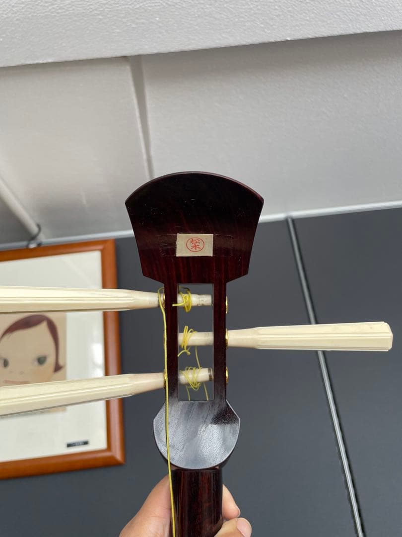 三味線 紅木 二本溝 子持綾杉胴　糸巻天然素材　皮破れなし