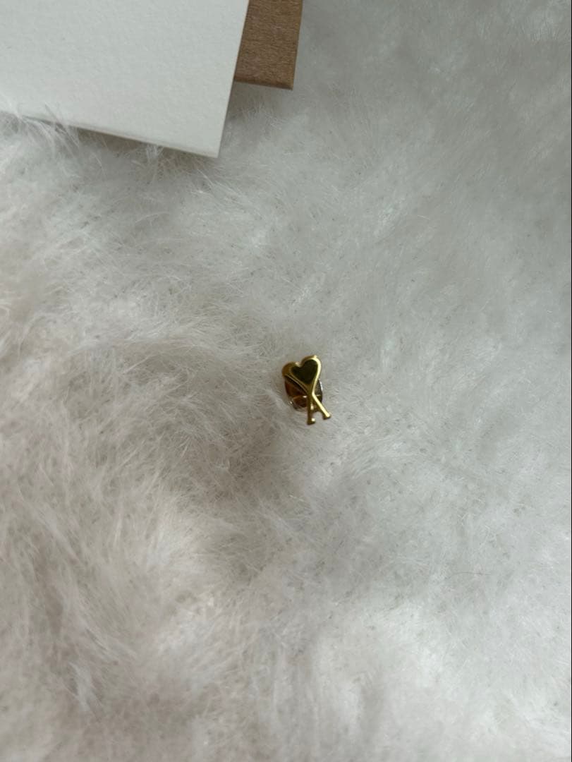 【AMI PARIS】 ハート型ゴールドピアス 片耳用