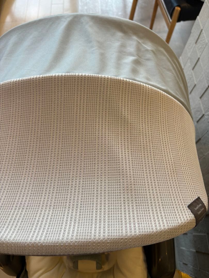 【ぽんちょ】コンビ　combi 電動ハイローチェア　ネムリラ